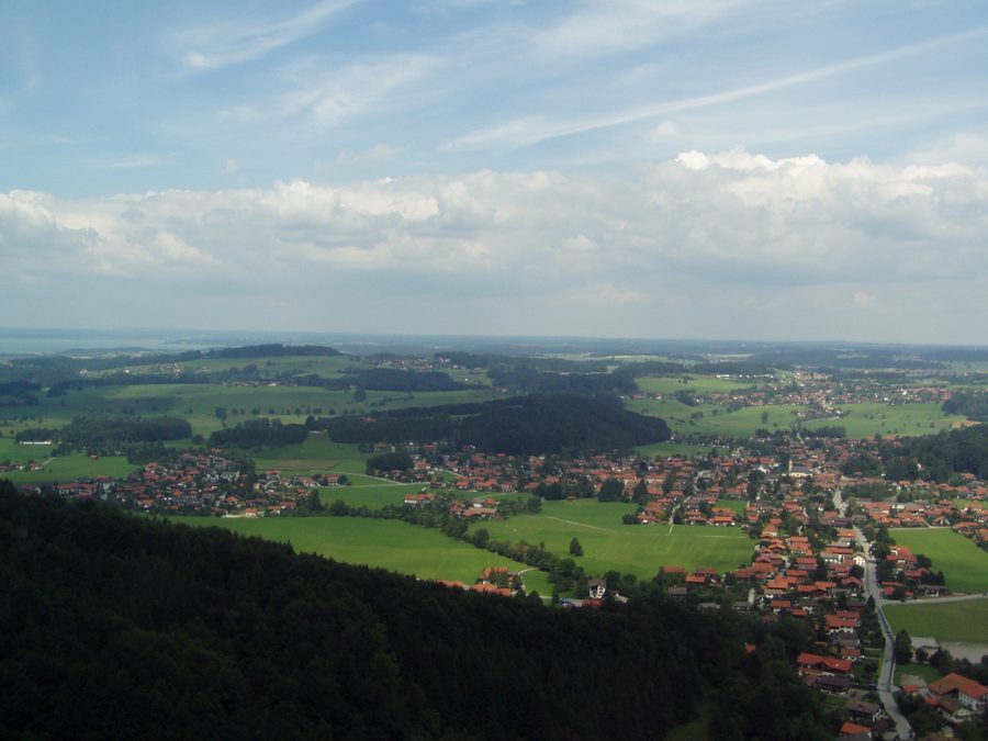 Blick auf Bergen vom Hochfelln aus