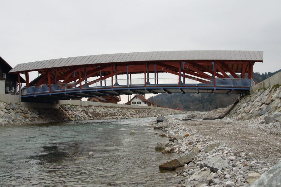 Neue Brücke in Eschenlohe im Landkreis Garmisch-Partenkirchen