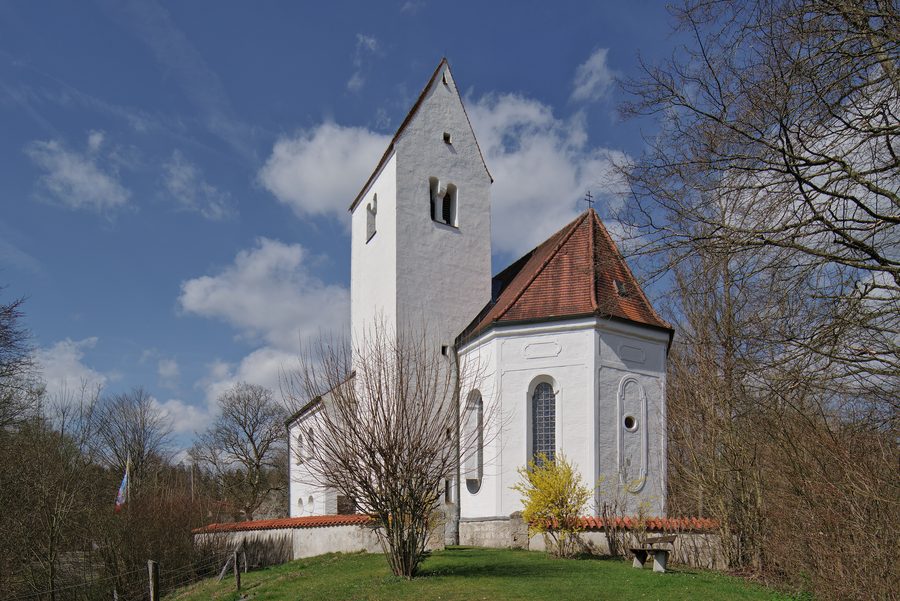 Katholische Wallfahrtskirche St. Maria Altenburg in Moosach im Landkreis Ebersberg