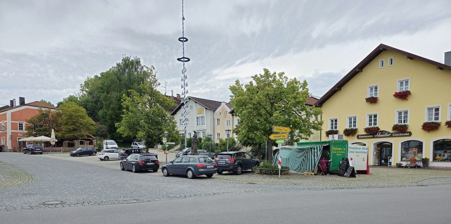 Marktplatz in Buchbach im Landkreis Mühldorf am Inn