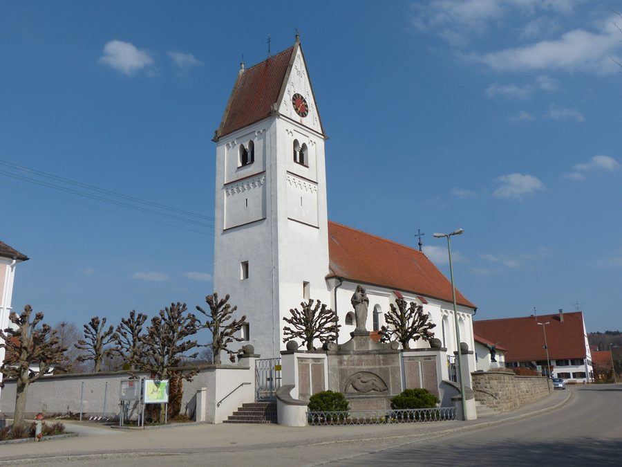 Kirche St. Georg in Niederrieden im Landkreis Unterallgäu