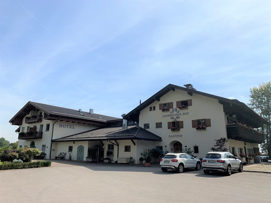 Nordseite des Aschbacher Hofs in Aschbach bei Feldkirchen-Westerham