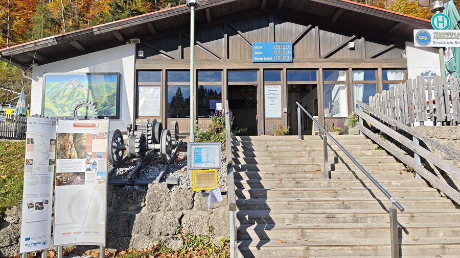 Talstation der Wendelsteinbahn in Brannenburg