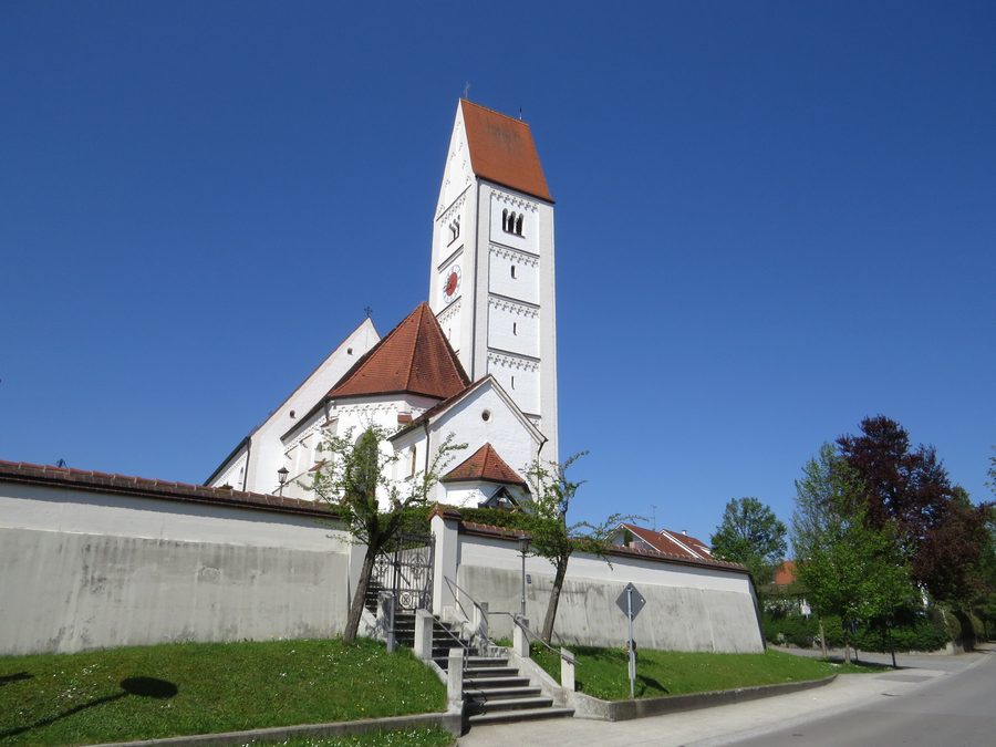 Pfarrkirche in Sontheim im Unterallgäu von Osten