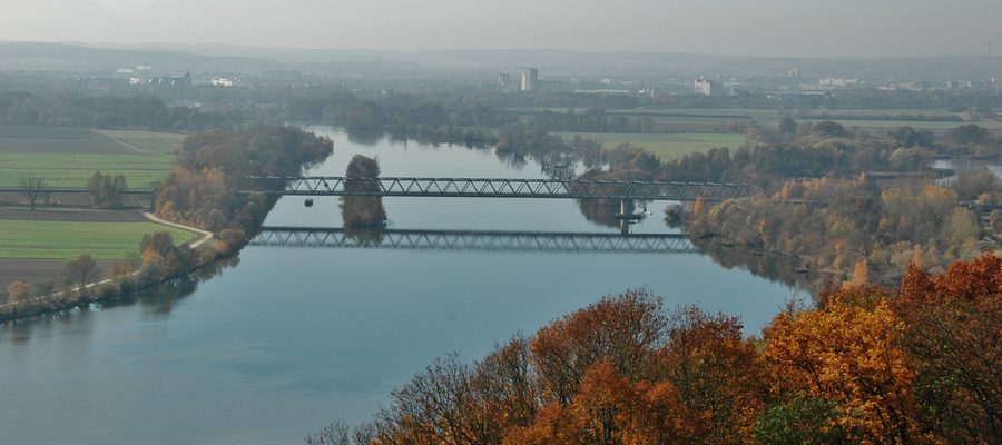 Blick von der Walhalla auf die Donau-Landschaft bei Donaustauf