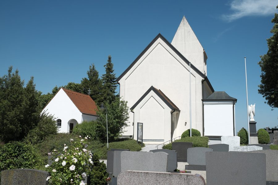 Katholische Filialkirche St. Vitus in Günding im Landkreis Dachau
