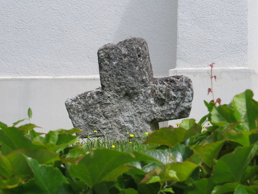 Steinkreuz bei der Kirche in Bühl, Bibertal