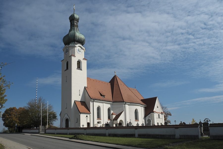 Katholische Expositurkirche St. Jakobus in Antholing, Gemeinde Baiern, Landkreis Ebersberg