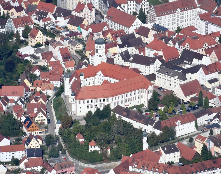 Luftaufnahme des Schlosses Dillingen an der Donau aus östlicher Richtung