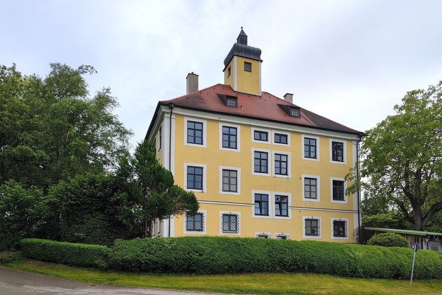 Schloss Schönbichl in Schönbichl, einem Ortsteil der Gemeinde Kranzberg