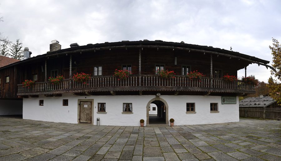 Gasthaus Mühlhiasl im Museumsdorf Bayerischer Wald in Tittling