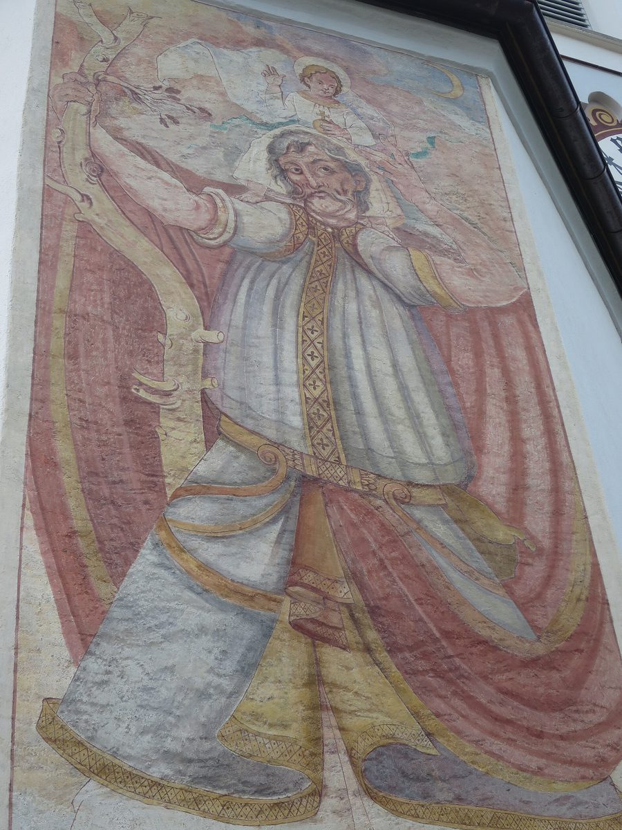 Wandhohes Christophorusbild an der Außenwand der Pfarrkirche St. Georg in Pürgen