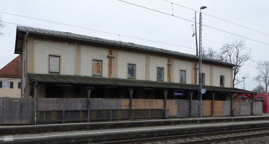 Bahnhof Kolbermoor von Nordosten gesehen
