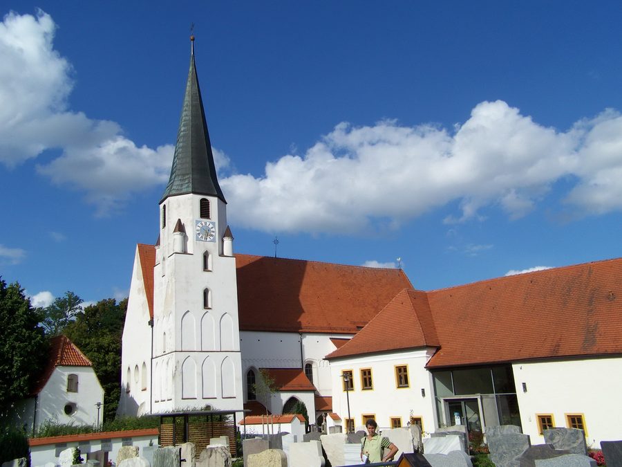 Katholische Pfarrkirche St. Peter und Paul in Loiching