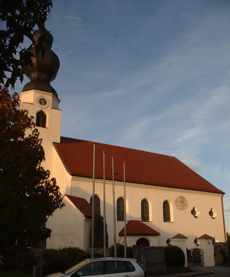 Katholische Expositurkirche Mariä Himmelfahrt in Niedergottsau