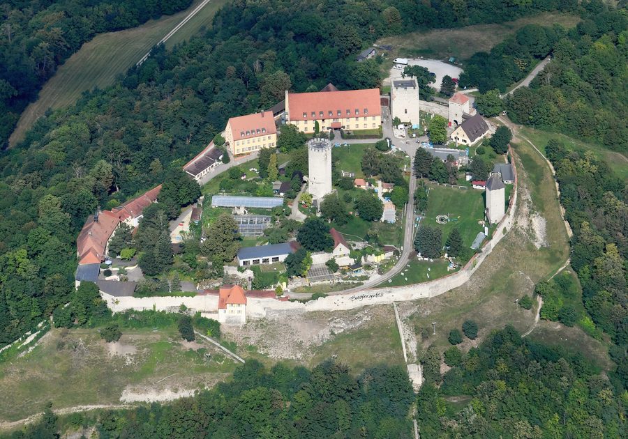 Luftaufnahme der Burg Burglengenfeld aus südwestlicher Richtung